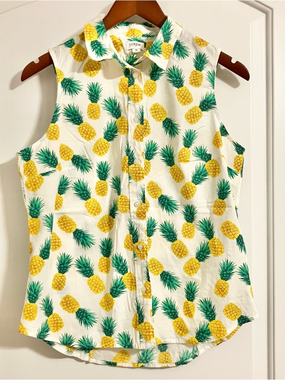 J.Crew Sleeveless White Pineapple Print‎ Button Front Summer Shirt Women’s Sz M